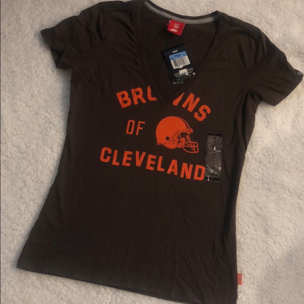 NWT Nike Cleveland Browns V-Neck Tee 🏈